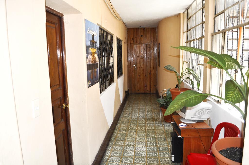 Hotel Estacion Gerona Bed & Breakfast Guatemala City Exteriör bild