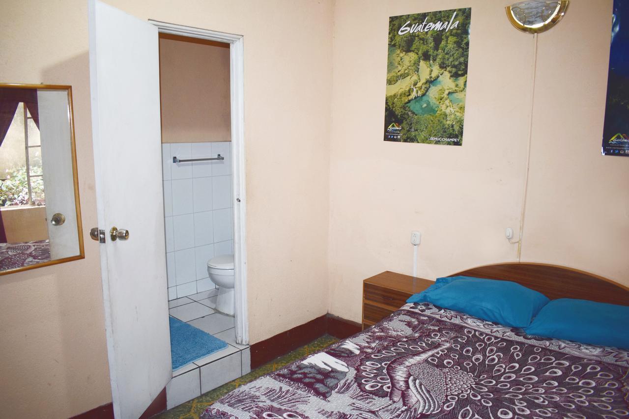 Hotel Estacion Gerona Bed & Breakfast Guatemala City Exteriör bild