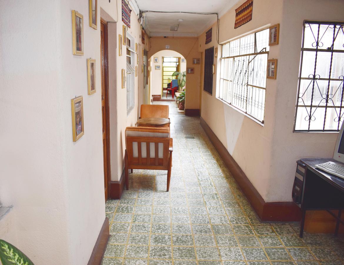 Hotel Estacion Gerona Bed & Breakfast Guatemala City Exteriör bild