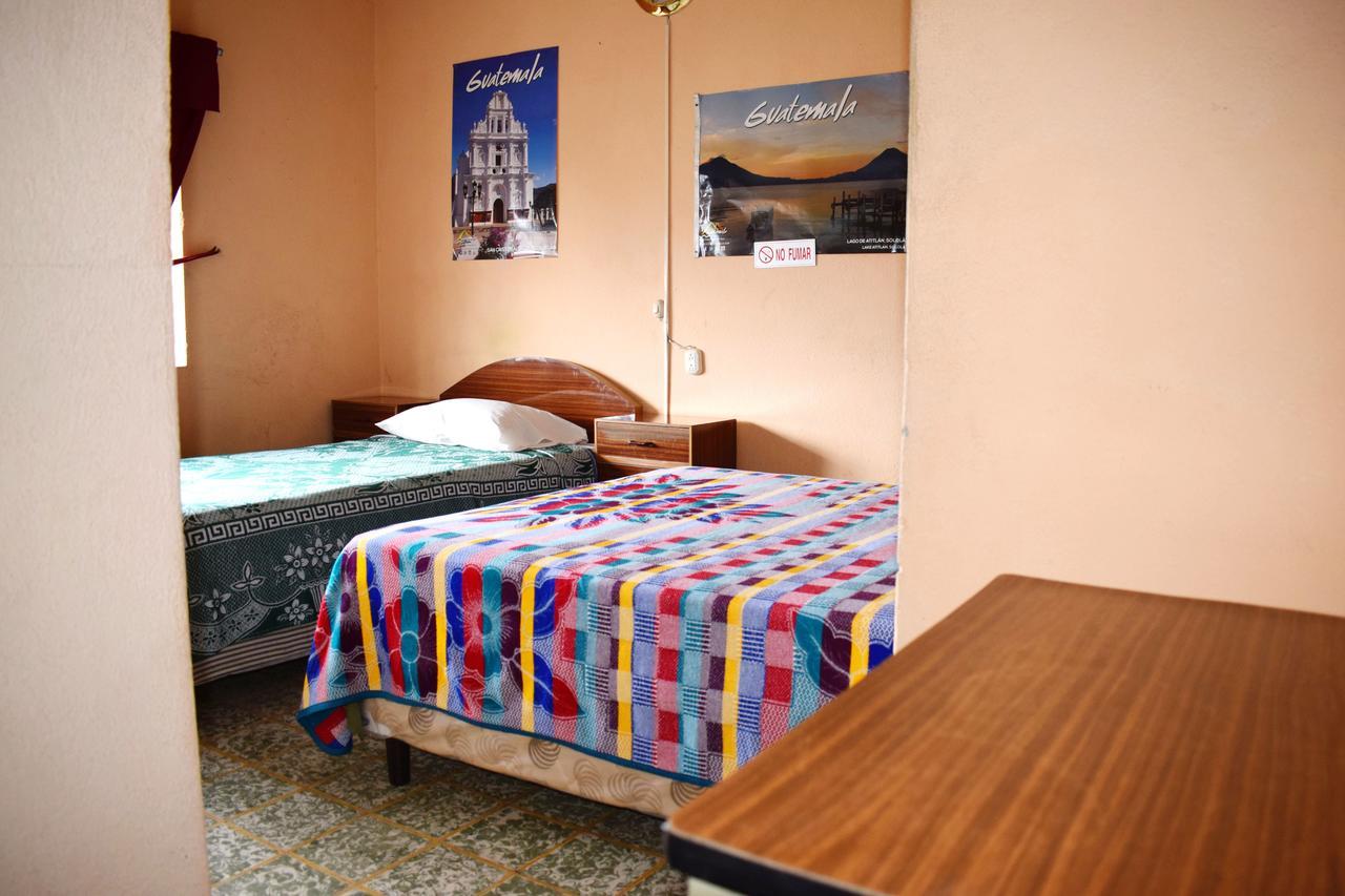 Hotel Estacion Gerona Bed & Breakfast Guatemala City Exteriör bild