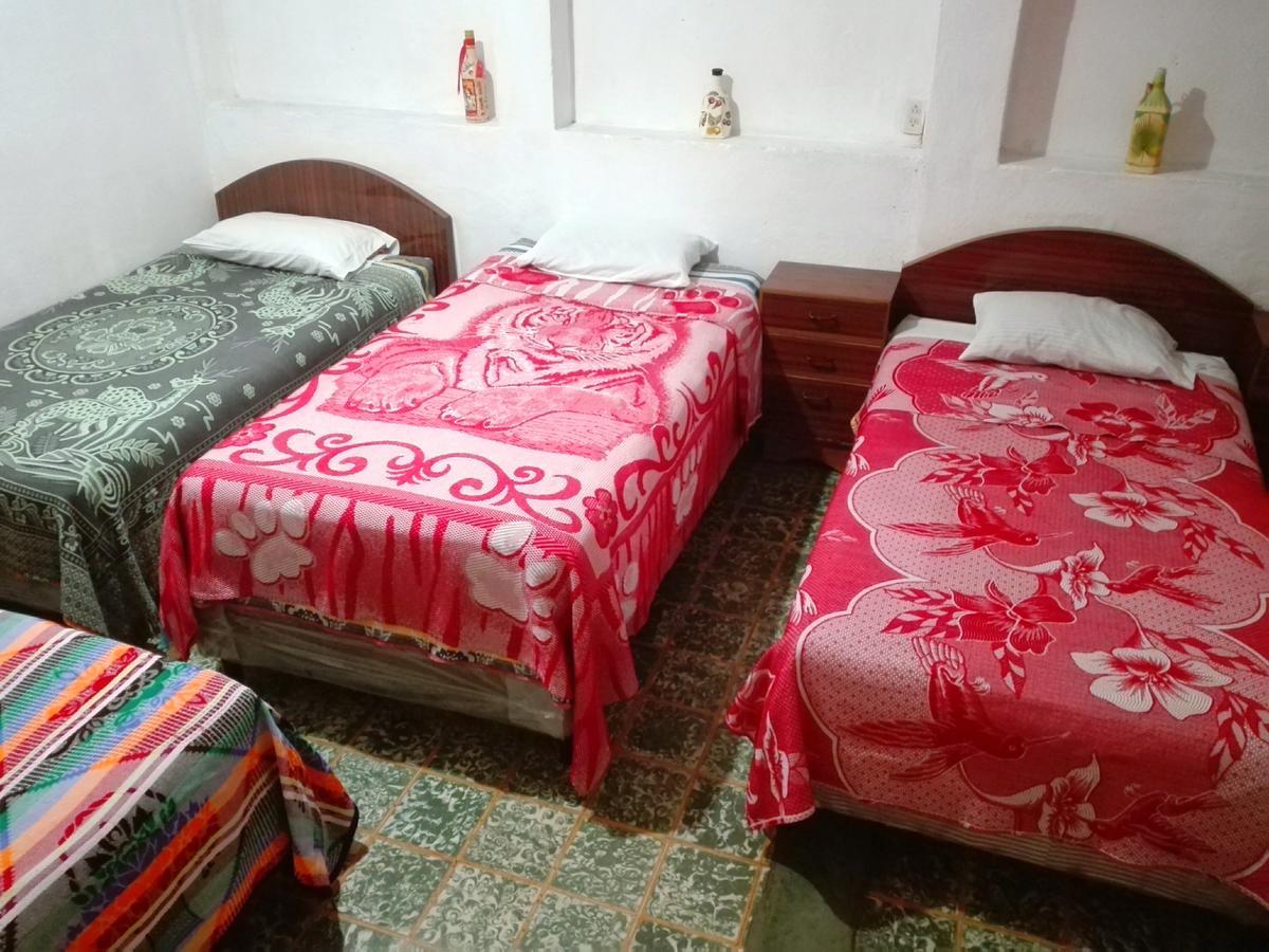 Hotel Estacion Gerona Bed & Breakfast Guatemala City Exteriör bild