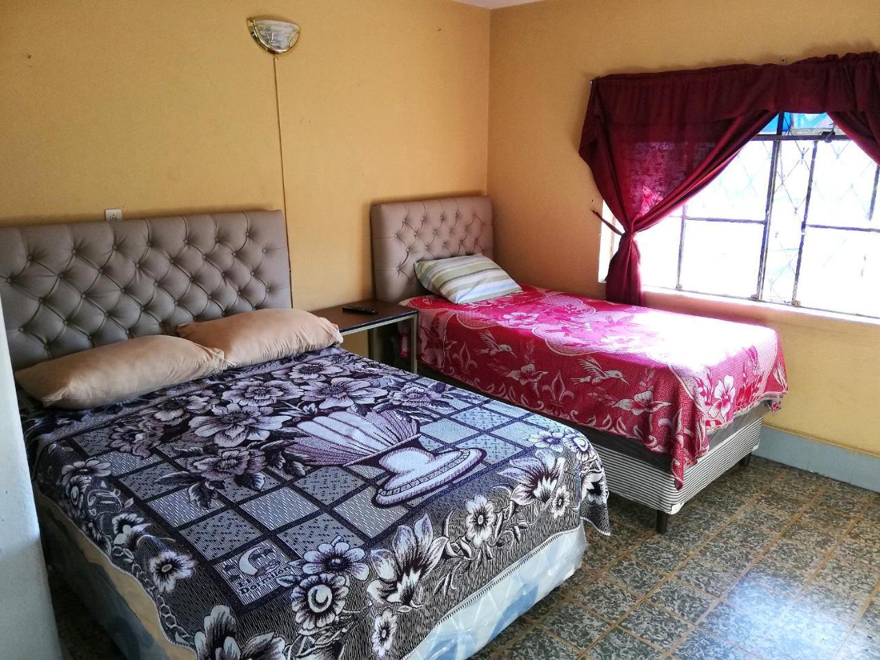 Hotel Estacion Gerona Bed & Breakfast Guatemala City Exteriör bild