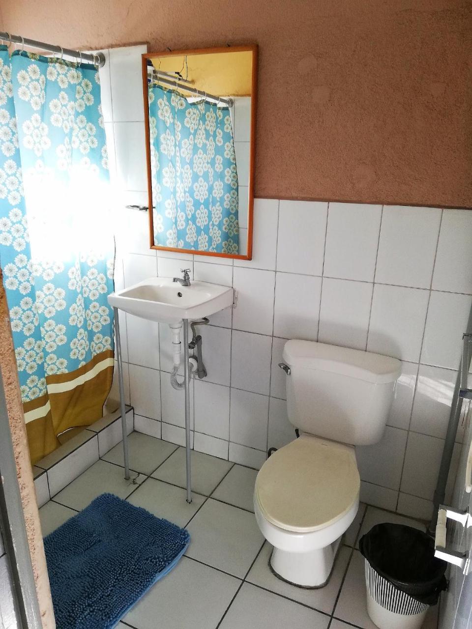 Hotel Estacion Gerona Bed & Breakfast Guatemala City Exteriör bild