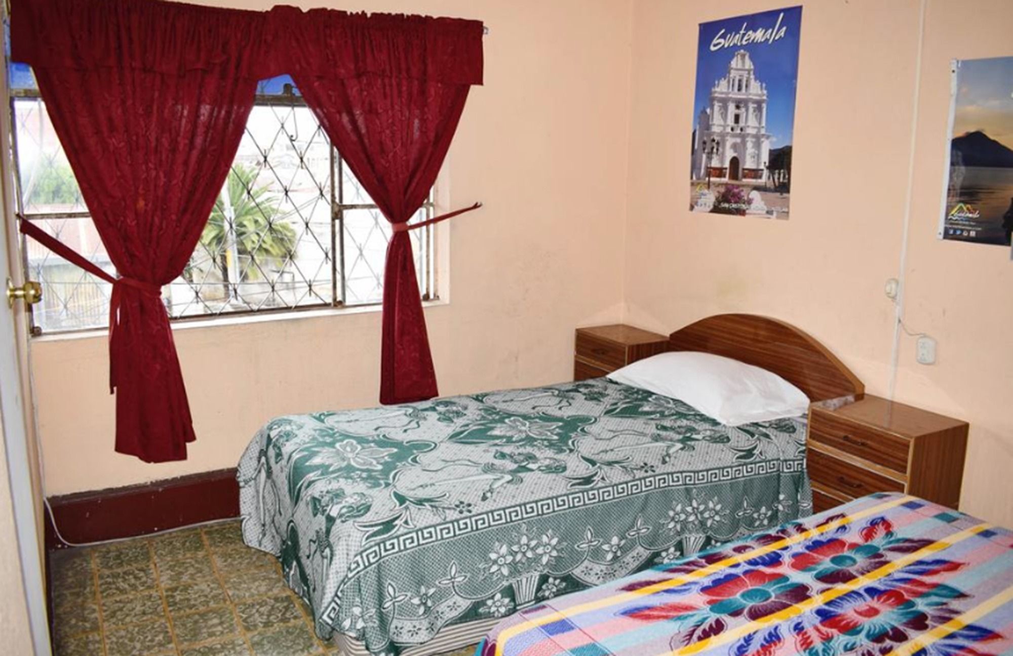 Hotel Estacion Gerona Bed & Breakfast Guatemala City Exteriör bild